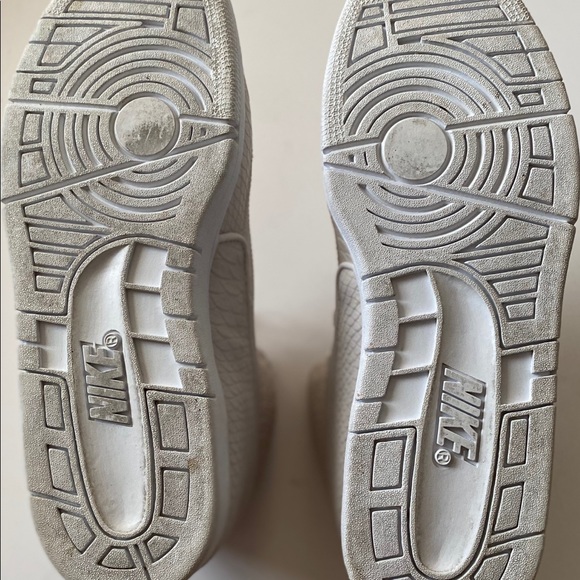 Nike Air Python Sneakers - Picture 4 of 5